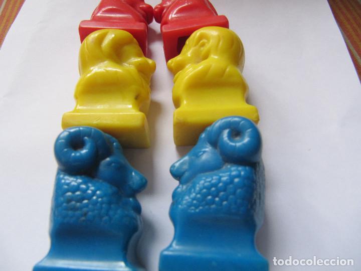 Figuras de goma y PVC: BUSTOS ANIMALES PVC..AJEDREZ..