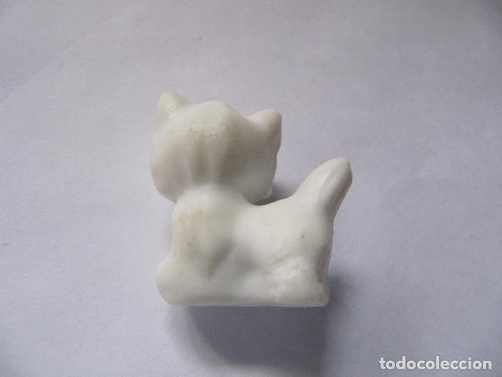Figuras de goma y PVC: GATO BLANCO - Foto 2