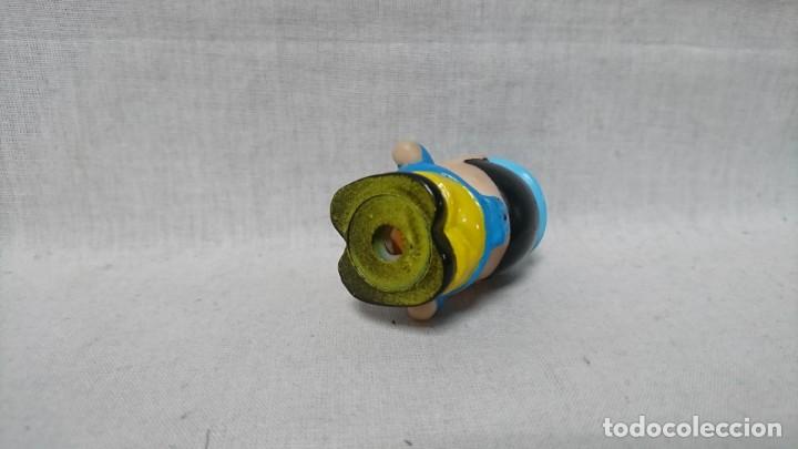 Figuras de goma y PVC: FIGURA EN PL&Aacute;STICO DE SINCHAN - Foto 3