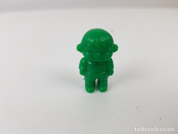 Figuras de Borracha e PVC: figura ni&ntilde;o plastico duro verde a&ntilde;os 70