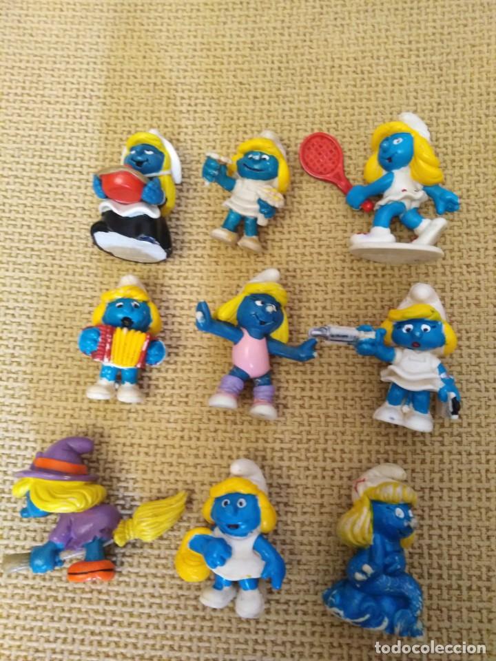 Figuras de goma y PVC: Figuras antiguas de goma pitufas - Foto 1