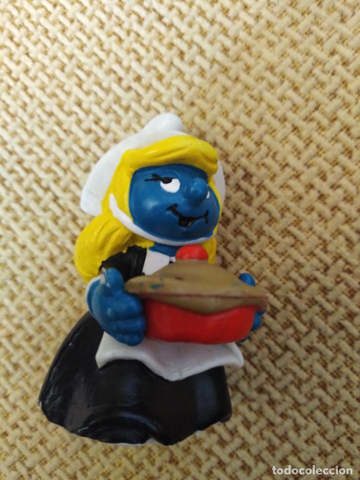 Figuras de goma y PVC: Figuras antiguas de goma pitufas - Foto 3