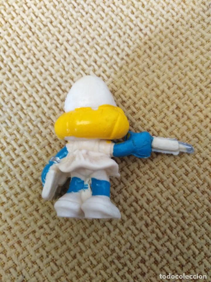 Figuras de goma y PVC: Figuras antiguas de goma pitufas - Foto 18