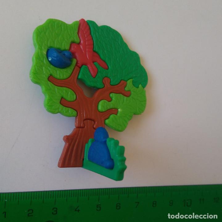 Kinder &Uuml;berraschung: PUZLE 3D FERRERO KINDER arbol erizo pajaro monocromatico puzle animales