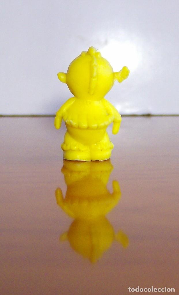 Figuras de goma y PVC: OLIVER EL BUHO. COLOR AMARILLO. DUNKIN - Foto 2