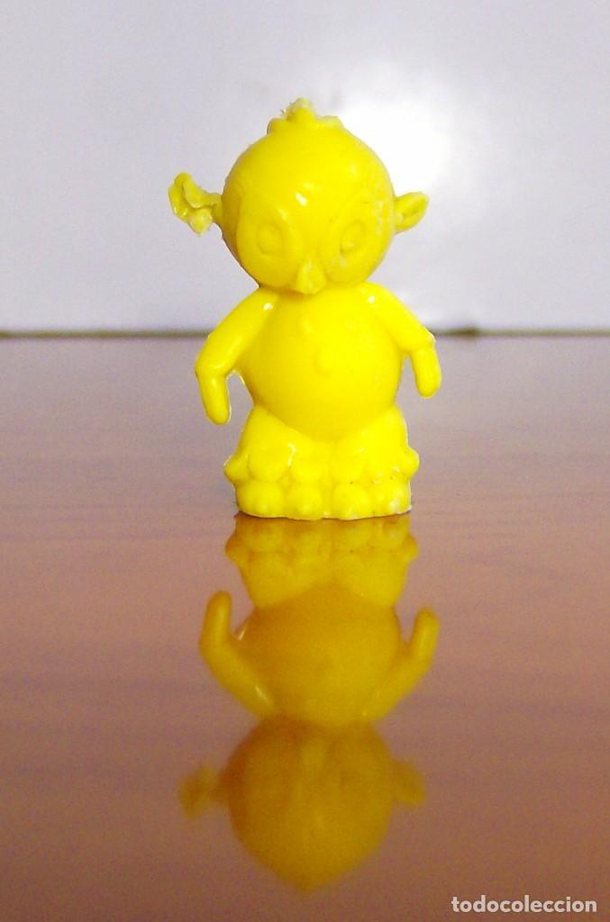 Figuras de goma y PVC: OLIVER EL BUHO. COLOR AMARILLO. DUNKIN - Foto 1