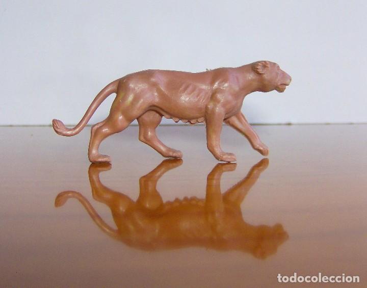 Figuras de goma y PVC: ANTIGUA PANTERA DE PLASTICO - Foto 1