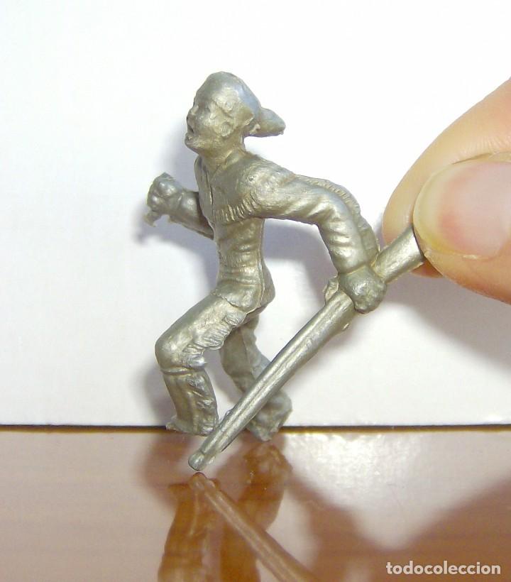 Figuras de goma y PVC: FIGURA SOLDADO APACHE? MONOCOLOR MONOCROMO GRIS - Foto 3