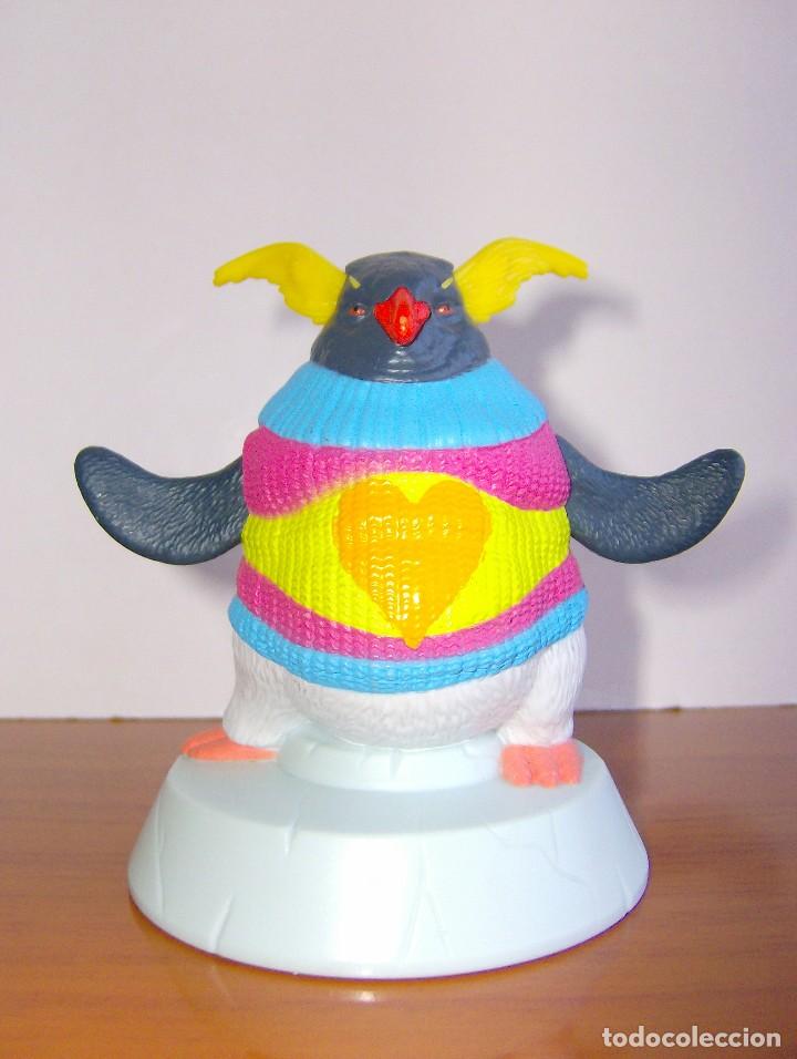 Figuras de goma y PVC: DOCTOR AMOR / AMOROSO HAPPY FEET ROMPIENDO EL HIELO OBSEQUIO BURGER KING 2011