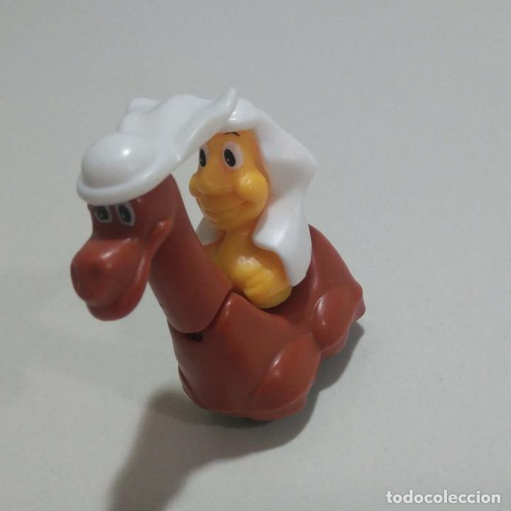 Figuras de Borracha e PVC: KINDER JEQUE ARABE CAMELLO JINETE DESIERTO MONTABLE RUEDAS MOVIL