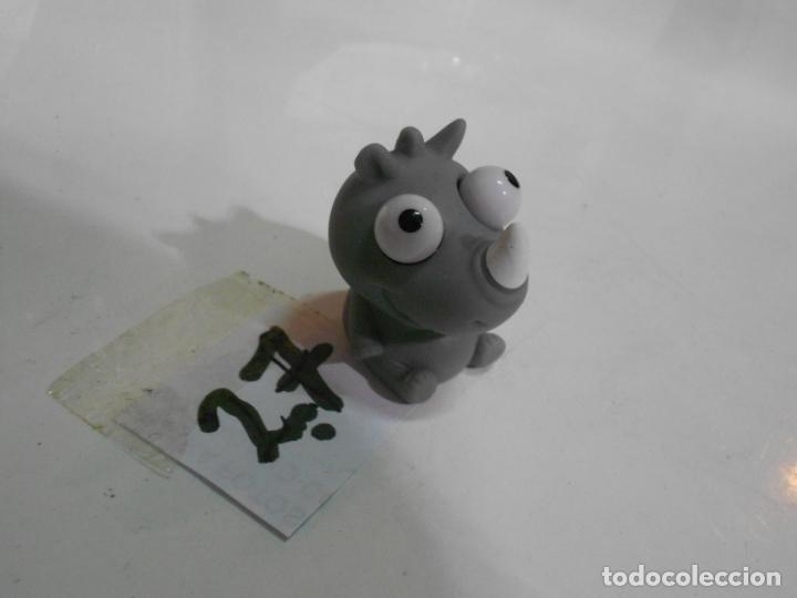 Figuras de Goma y PVC: MU&Ntilde;EQUITO OJOS SALTONES - ENVIO INCLUIDO A ESPA&Ntilde;A