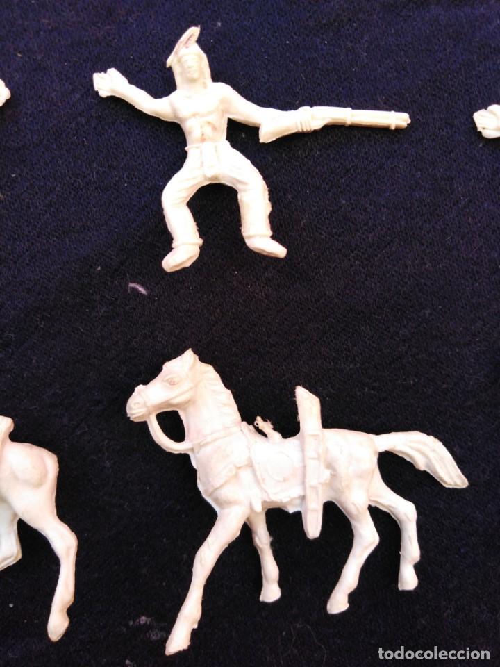 Figuras de goma y PVC: Indios pl&aacute;stico Minioeste de Comansi - Foto 3