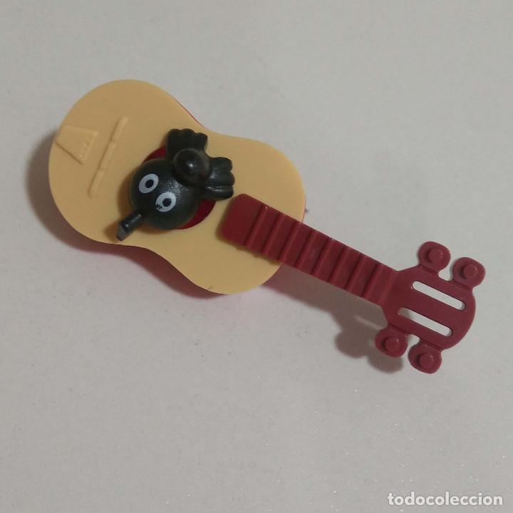 Figuras de Borracha e PVC: guitarra kinder pinza nota musical guitar instrumento clip fashion miniatura mini ferrero