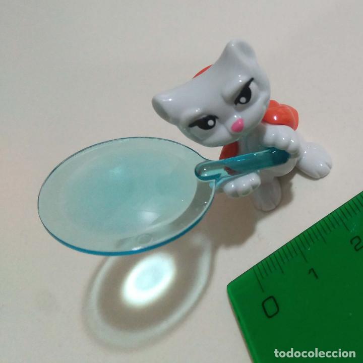 Figuras de Borracha e PVC: kinder coleccion animales lupas lupa detective gato cat blanco animales inspector
