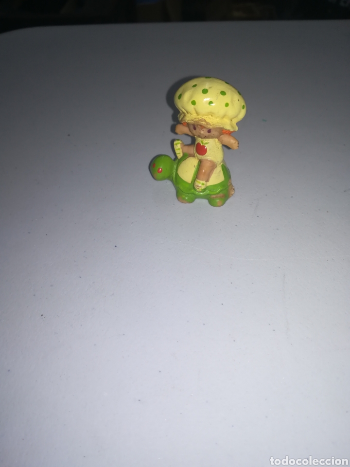 Figuras de goma y PVC: TARTA DE FRESA FIGURA DE PVC A&Ntilde;OS 80