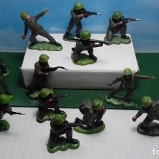 Figuras de Goma y PVC: BRITAINS LOT OF 14 KHAKI INFANTRY IN 9 POSES MADE IN HONG KONG. VERY GOOD CONDITION. Lote 207637166