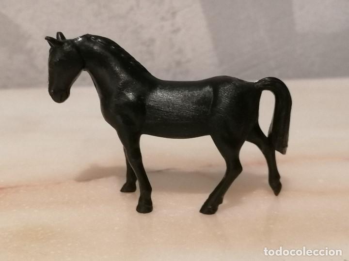 Figuras de Goma y PVC: FIGURA DE PL&Aacute;STICO DE CABALLO - Medidas aproximadas: 6,5 x 5 Cm. &middot; PESO: 15 GRAMOS