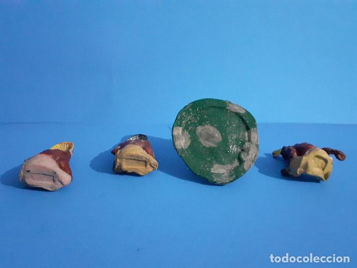 Figuras de goma y PVC: Lote indios y hoguera masa lineol elastolin. - Foto 3