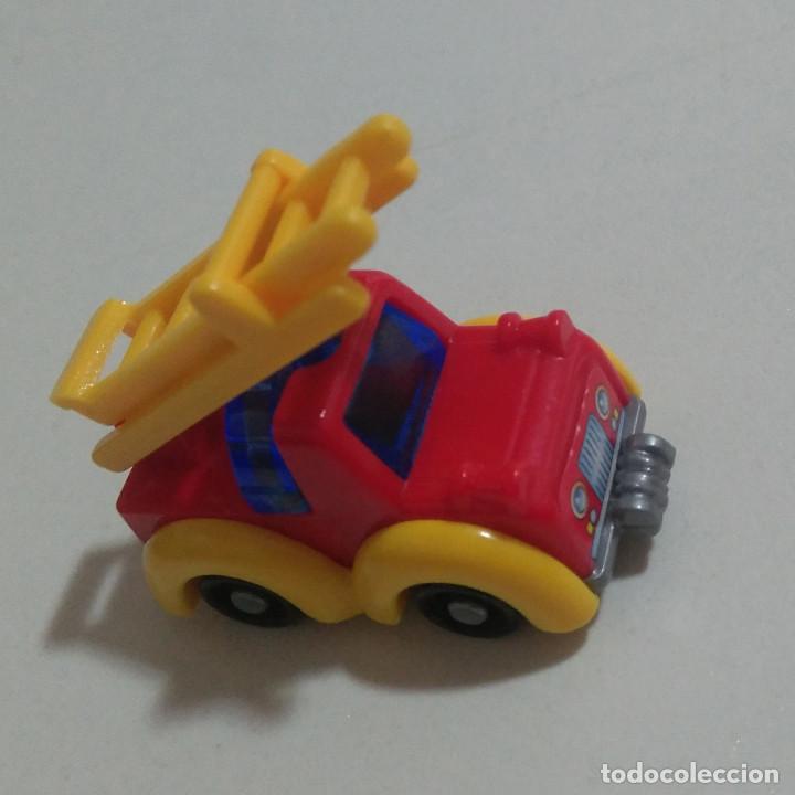 Figuras de Borracha e PVC: kinder camion coleccion bebe bomberos bombero minatura coche vehiculo cochecito fuego escala