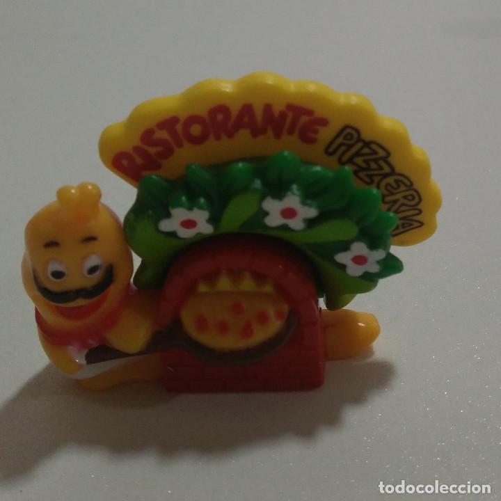 Kinder &Uuml;berraschung: kinder caracol pizzeria pizza miniatura restaurante piza italiana mini snail