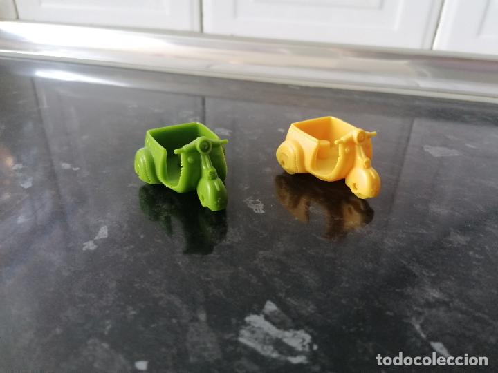Figuras de goma y PVC: Moto zomlings - Foto 1