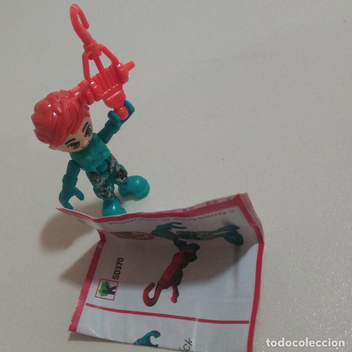 Figuras de Borracha e PVC: kinder personaje polar mu&ntilde;eco montable 3d bpz papel