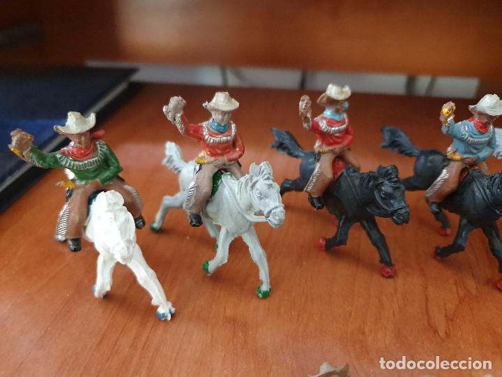 Figuras de goma y PVC: Vaqueros y caballos de pech, en goma - Foto 2