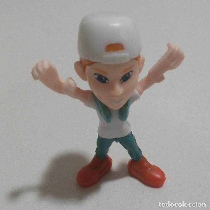 Figuras de Goma Kinder: kygo cantante kinder joy teen idols mu&ntilde;eco musica miniatura idol