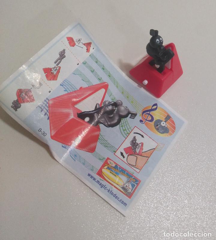 Figuras de Goma Kinder: kinder instrumento musical metronomo tiempo miniatura mini nota musical mu&ntilde;eco figura bpz papel