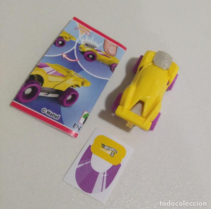 Figuras de Goma Kinder: KINDER EN COCHE HOT WHEELS 2019 MATTEL WHELS MINIATURA CARRERA BPZ PEGATINAS