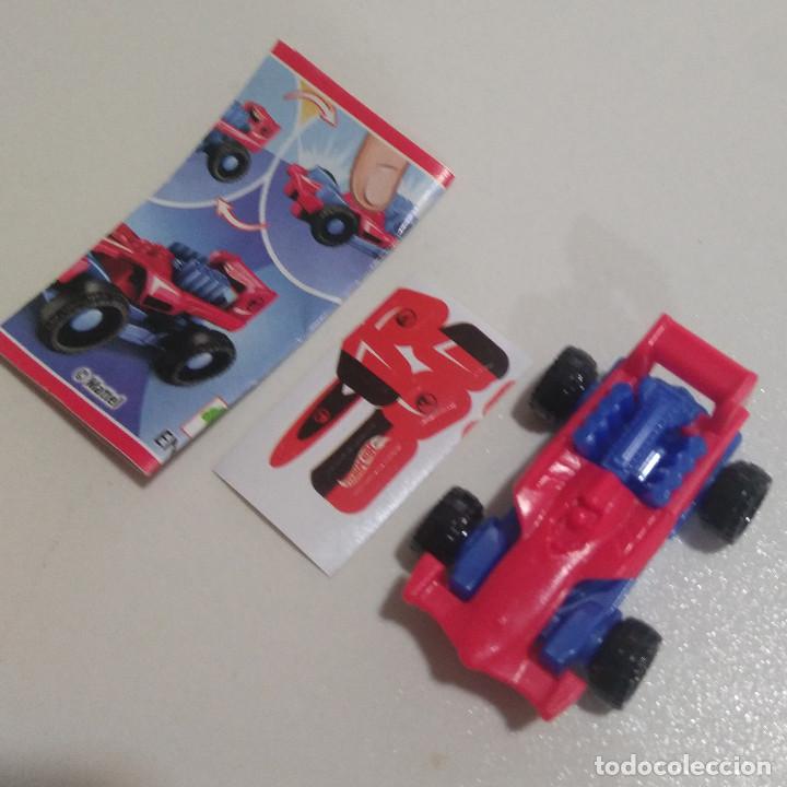 Figuras de Goma Kinder: KINDER EN COCHE HOT WHEELS 2019 MATTEL WHELS MINIATURA CARRERA BPZ PEGATINAS