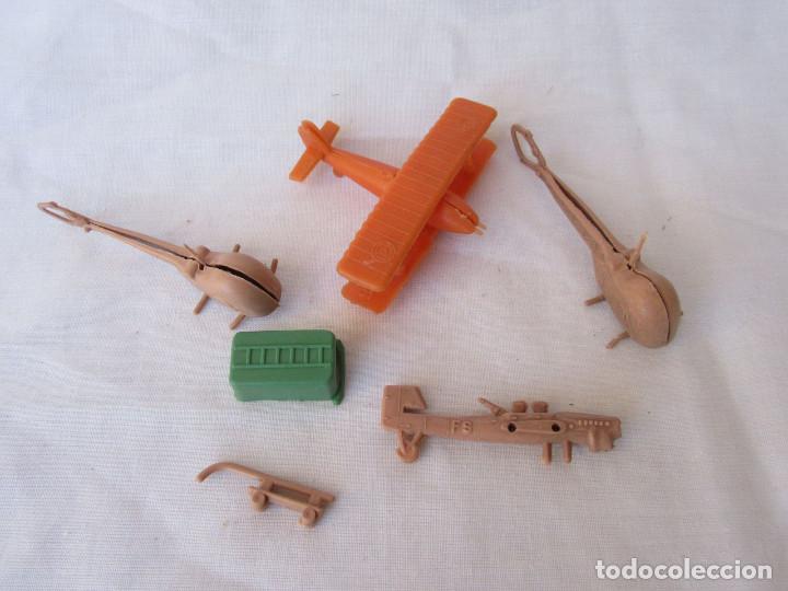 Figuras de goma y PVC: Piezas de montaplex o similar. - Foto 1