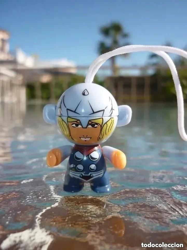 Figuras de goma Kinder: FIGURA KINDER H&Eacute;ROES MARVEL. THOR - Foto 1