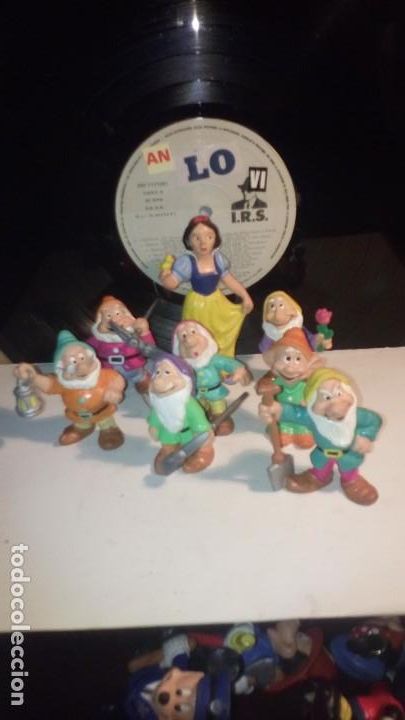 Figuras de goma y PVC: BLANCANIEVES Y LOS 7 ENANITOS . - Foto 1