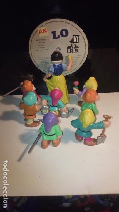 Figuras de goma y PVC: BLANCANIEVES Y LOS 7 ENANITOS . - Foto 3