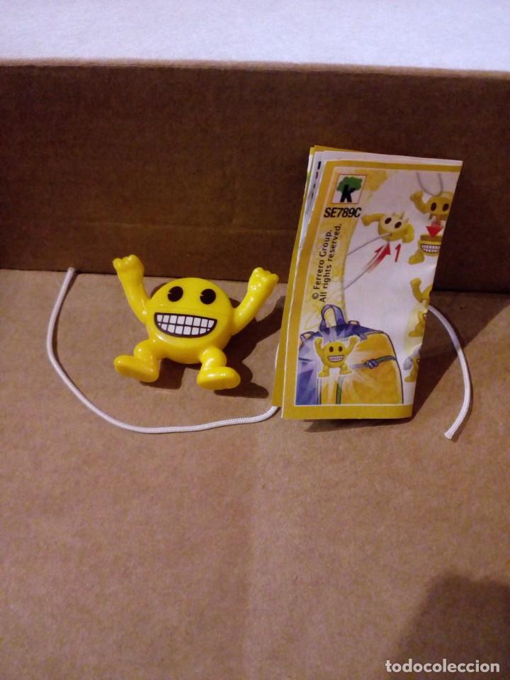 Figure di Gomma e PVC: Figura Kinder Sorpresa Emoji Emojoy SE789C