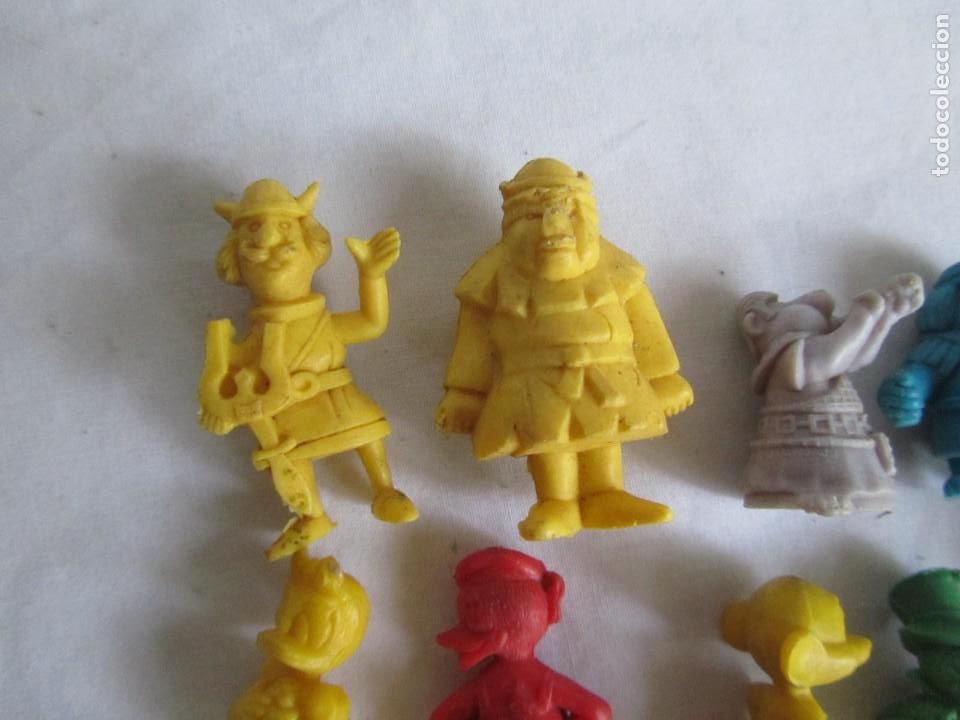 Figuras de goma y PVC: 15 figuras de pl&aacute;stico Dunkin - Foto 3