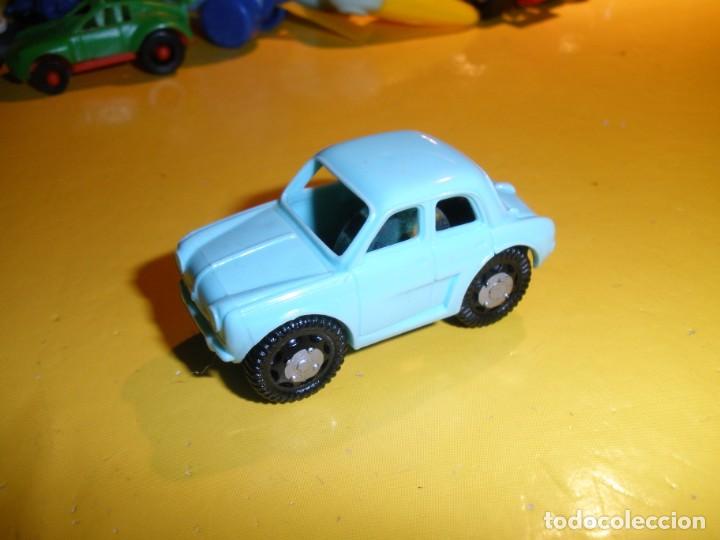 Figure di Gomma e PVC: KINDER - K96 N.101 - COCHE ANTIGUO DE FRICCI&Oacute;N.