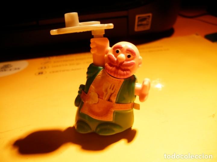 Figuras de goma Kinder: KINDER - CAMARERO. - Foto 1