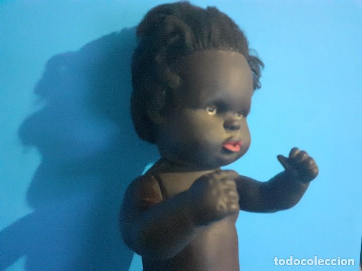 Figuras de goma y PVC: Mu&ntilde;eca Negra. Goma. - Foto 4