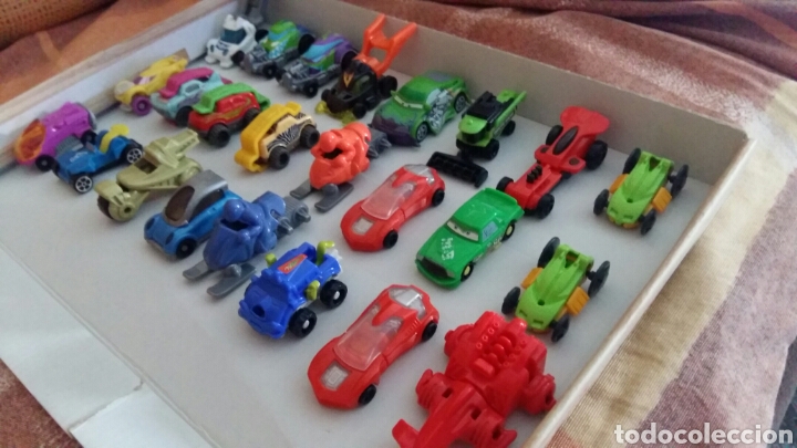 Figuras de goma Kinder: Coches kinder 24 antiguos - Foto 1