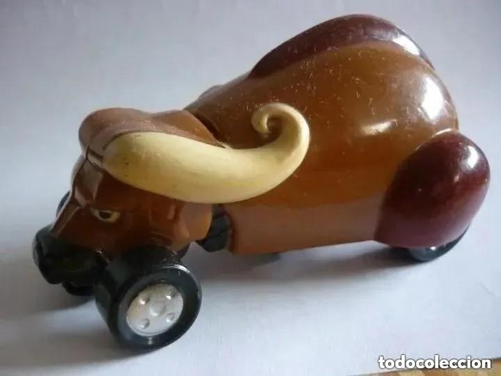 Figuras de goma y PVC: Figura toro con ruedas - Foto 1