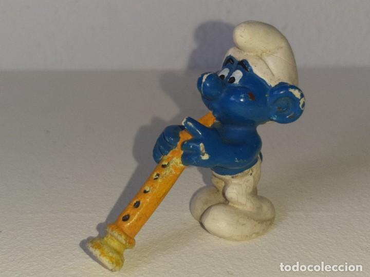 Figuras de Goma y PVC: ANTIGUA FIGURA DE GOMA DE LOS PITUFOS - SMURFS - PITUFO FLAUTISTA FLAUTA A&Ntilde;OS 80