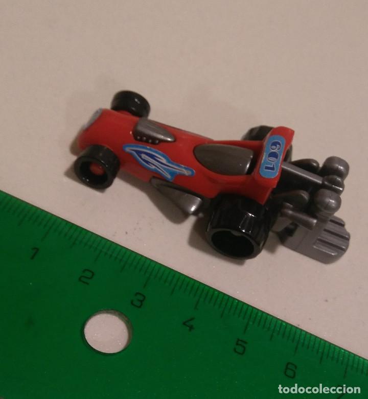 Kinder &Uuml;berraschung: KINDER vehiculo escala cochecito coche miniatura carreras