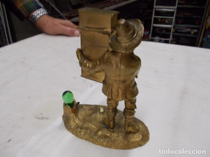 Figuras de goma y PVC: figura ni&ntilde;o en bronce - Foto 4