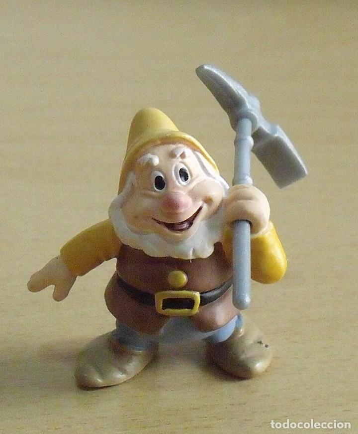 Gummi- und PVC-Figuren: Enanito con pico. Disney. Bully. Germany. Original. Buen estado. 6 cm. Pintado a mano.