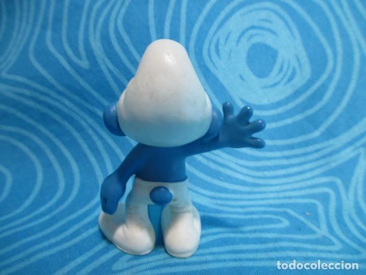 Figuras de goma y PVC: PITUFO,SALUDANDO, SCHLEICH 2010 - Foto 3