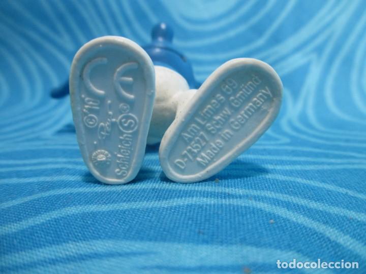 Figuras de goma y PVC: PITUFO,SALUDANDO, SCHLEICH 2010 - Foto 5