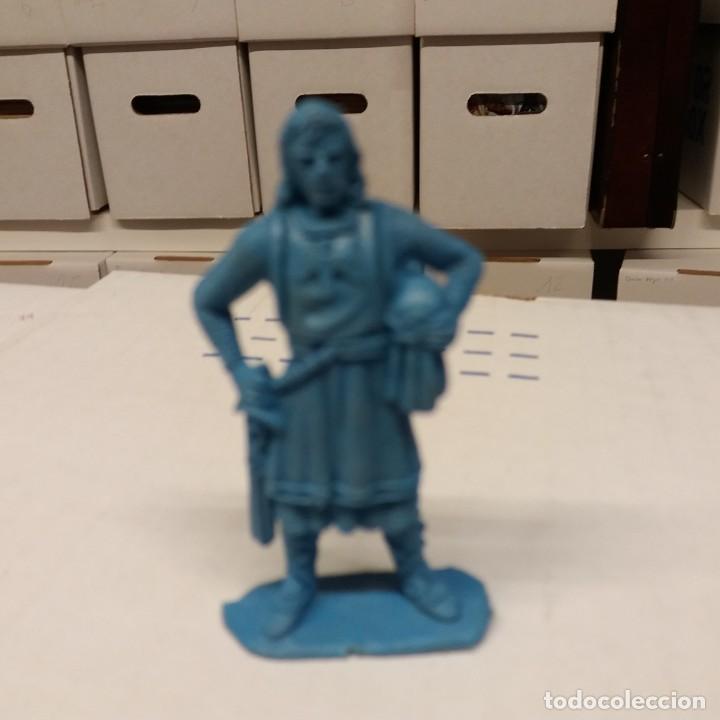 Figuras de goma y PVC: Caballero a pie.a&ntilde;os 60