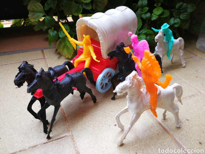 Figuras de goma y PVC: DILIG&Egrave;NCIA Y FIGURAS DE PL&Aacute;STICO FLEXIBLE WESTERN, INDIOS Y VAQUEROS. - Foto 1